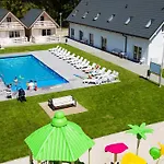 & - Calodniowe Animacje I Podgrzewany Basen W Cenie 3* Pobierowo