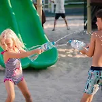 & - Calodniowe Animacje I Podgrzewany Basen W Cenie Village de vacances 3*