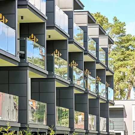 & - Calodniowe Animacje I Podgrzewany Basen W Cenie Feriepark Pobierowo