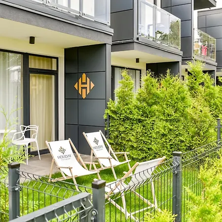 & - Calodniowe Animacje I Podgrzewany Basen W Cenie Feriepark Pobierowo