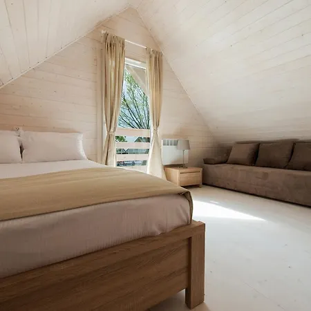 & - Calodniowe Animacje I Podgrzewany Basen W Cenie 3* Pobierowo