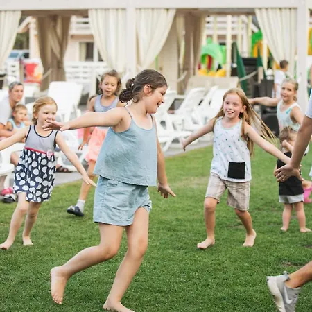 Feriepark & - Calodniowe Animacje I Podgrzewany Basen W Cenie