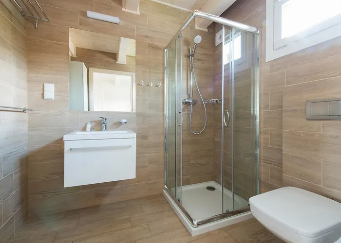 & - Calodniowe Animacje I Podgrzewany Basen W Cenie 3* Pobierowo