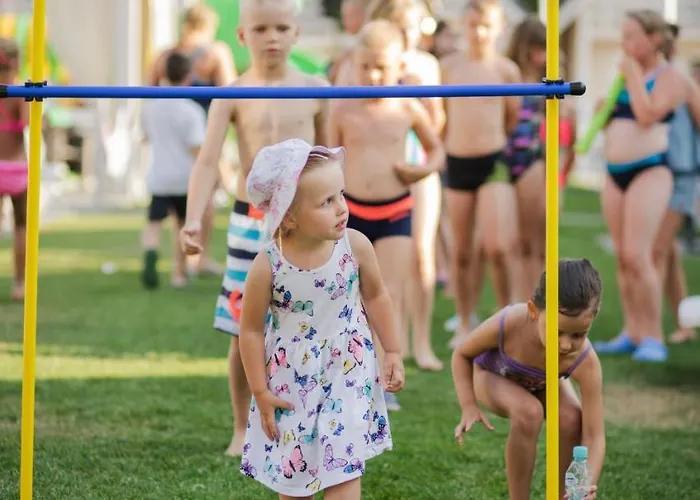 & - Calodniowe Animacje I Podgrzewany Basen W Cenie